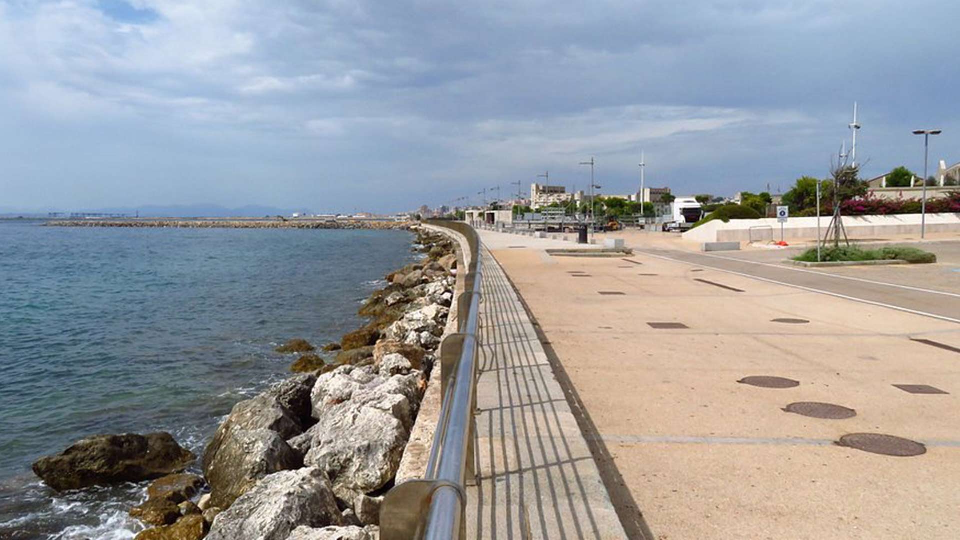 Passeggiata sul lungomare